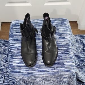 Black Ankle Boots By Vero Cuoio
